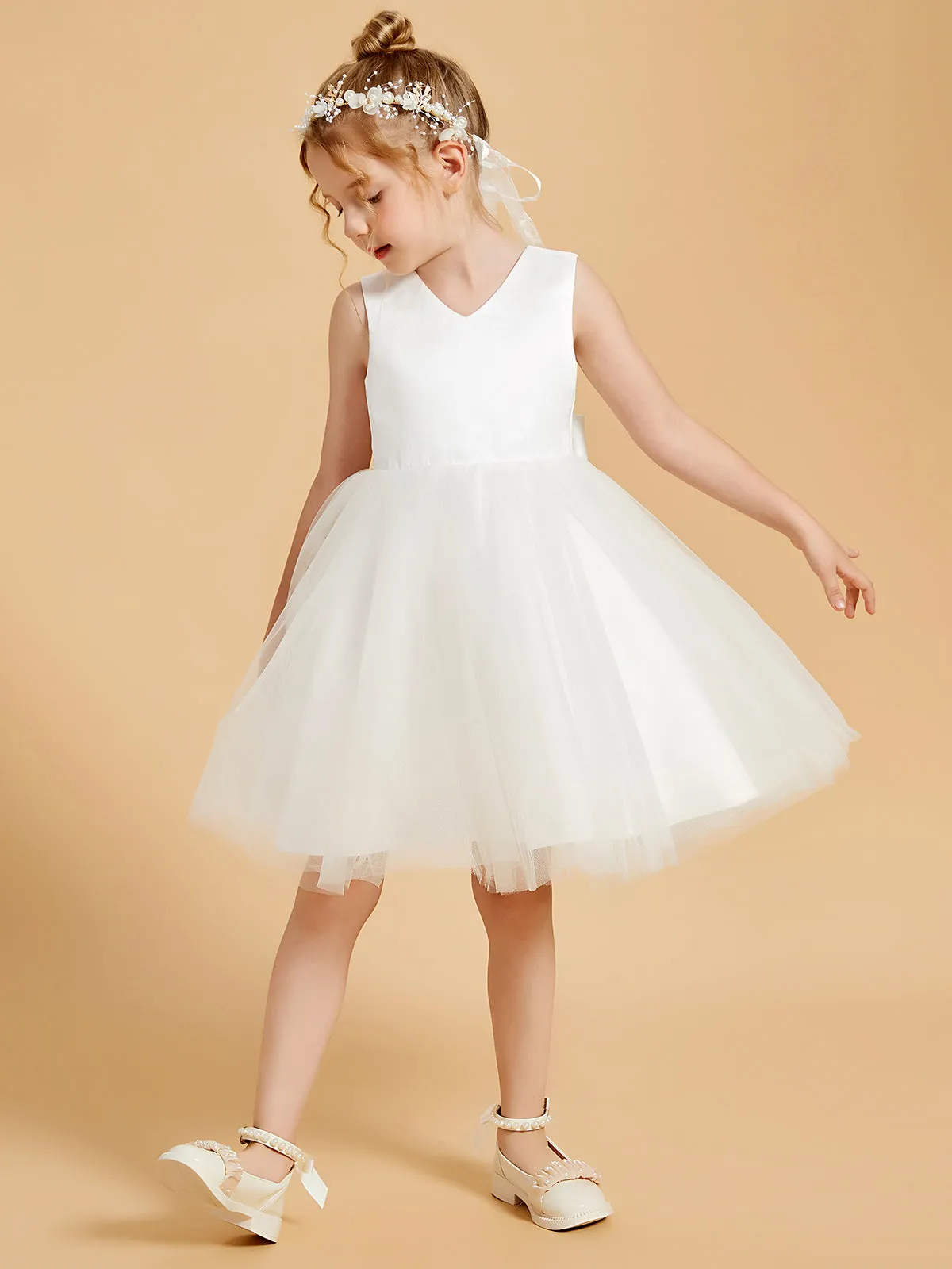 Charming V-Neck Flower Girl Dresses with Bowknot Accents