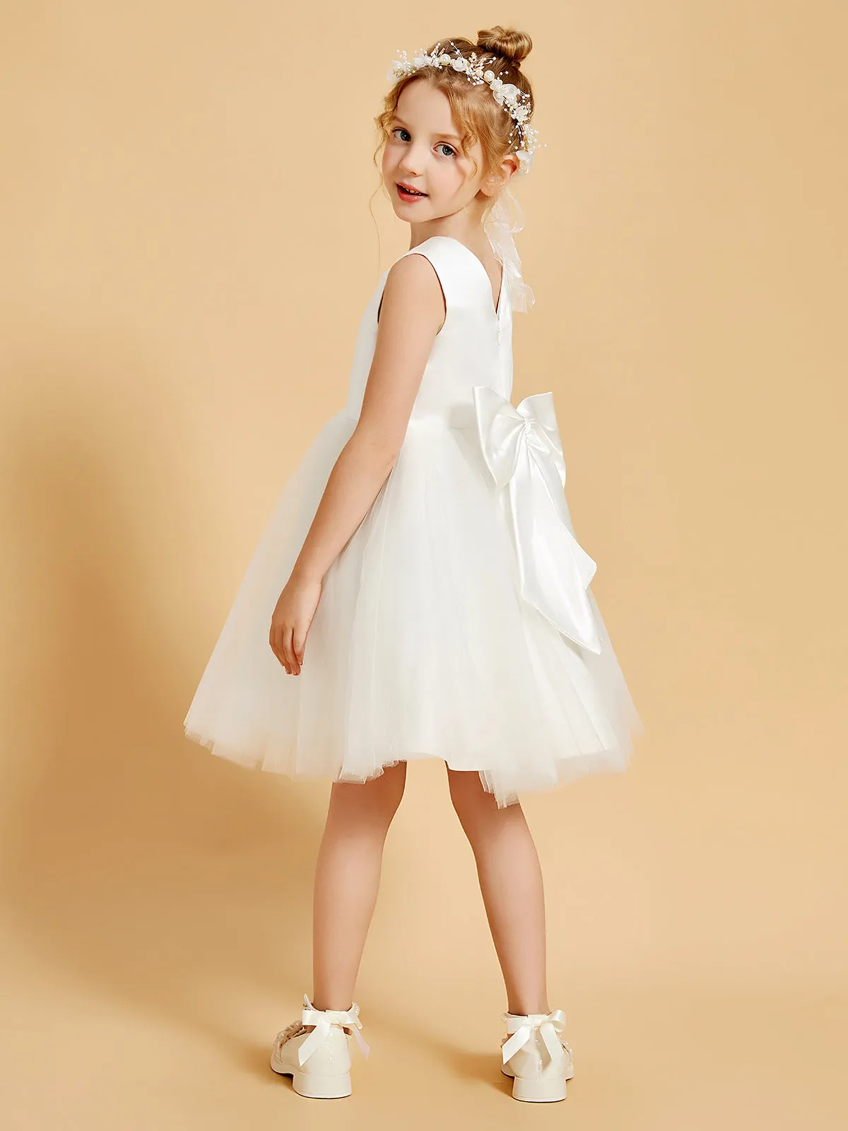 Charming V-Neck Flower Girl Dresses with Bowknot Accents