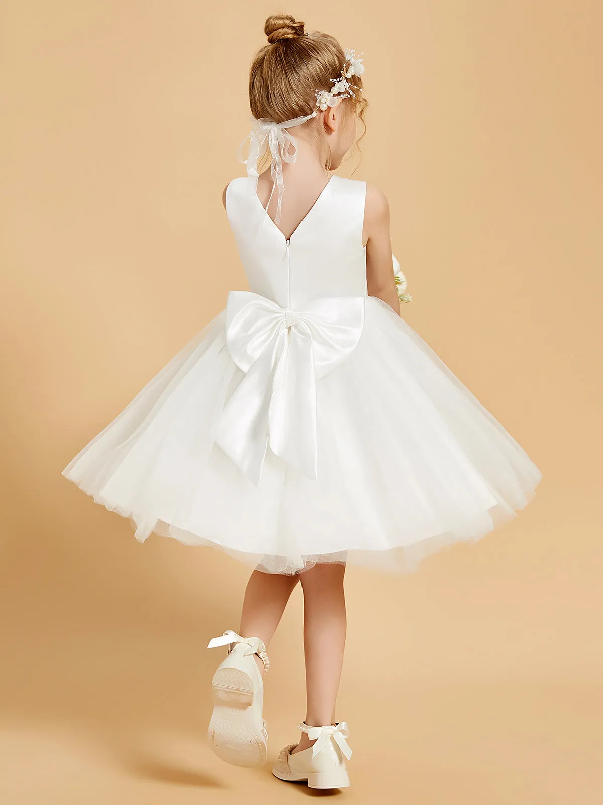 Charming V-Neck Flower Girl Dresses with Bowknot Accents