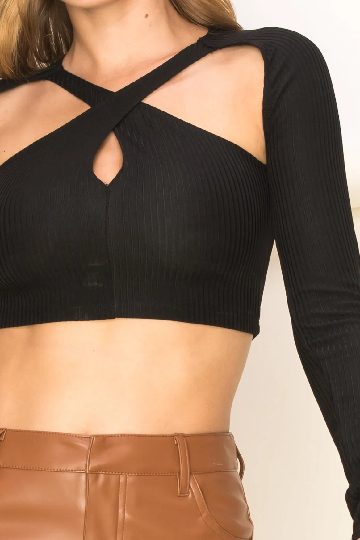 HF22H819-CUTOUT LONG SLEEVE CROP TOP