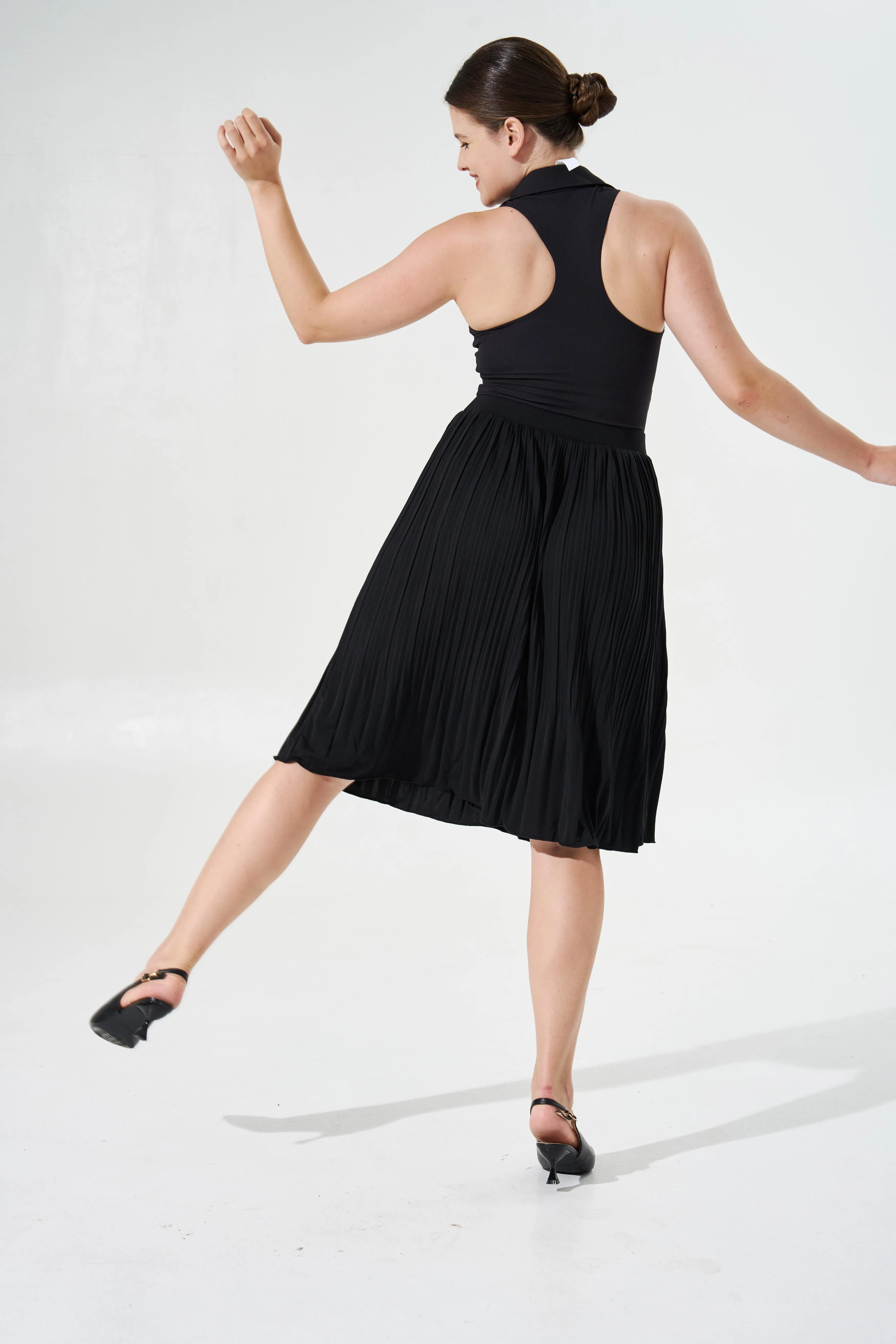 Tangs Display - Cooling & Stretchable Swirl Pleated Skirt